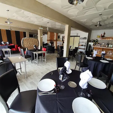 Hotel L Ander Saint-Flour (Cantal)